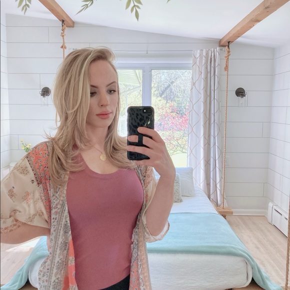 Meet your Posher, Briana - Picture 3 of 8